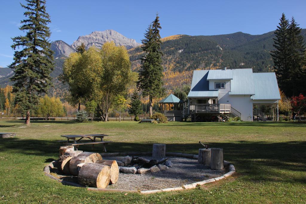 Bear Paw Lodge Golden Eksteriør bilde