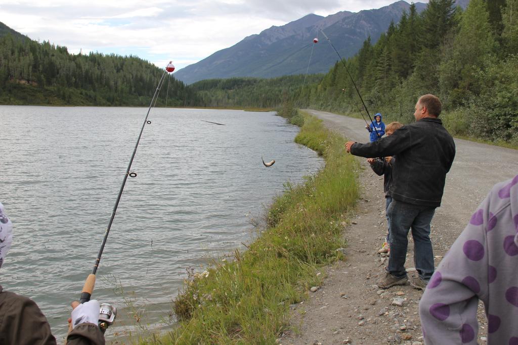Bear Paw Lodge Golden Eksteriør bilde